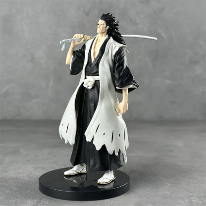 18.5cm BLEACH Anime Hitsugaya Toushirou Zaraki Kenpachi Action Figure