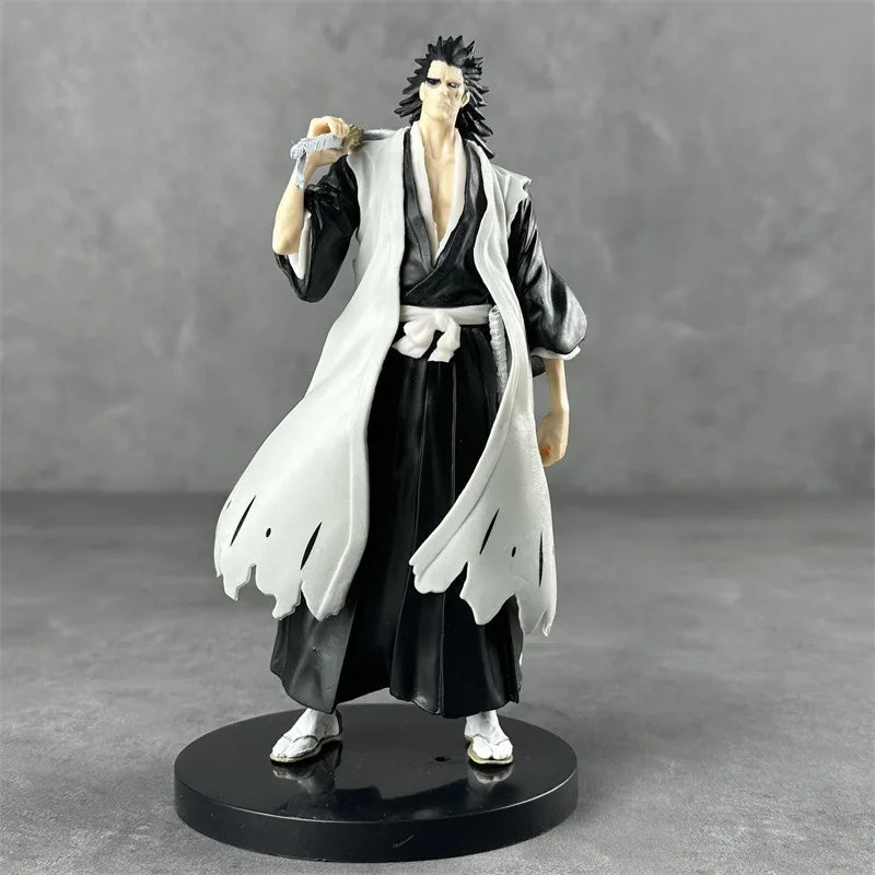 18.5cm BLEACH Anime Hitsugaya Toushirou Zaraki Kenpachi Action Figure